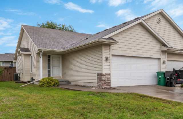 FULLY FENCED IN YARD!! 3 Bedroom, 2.5 Bathroom Home in Ankeny photos photos FULLY FENCED IN YARD!! 3 Bedroom, 2.5 Bathroom Home in Ankeny photos photos