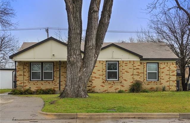 2801 S Hills Avenue - 2801 South Hills Avenue, Fort Worth, TX 76109