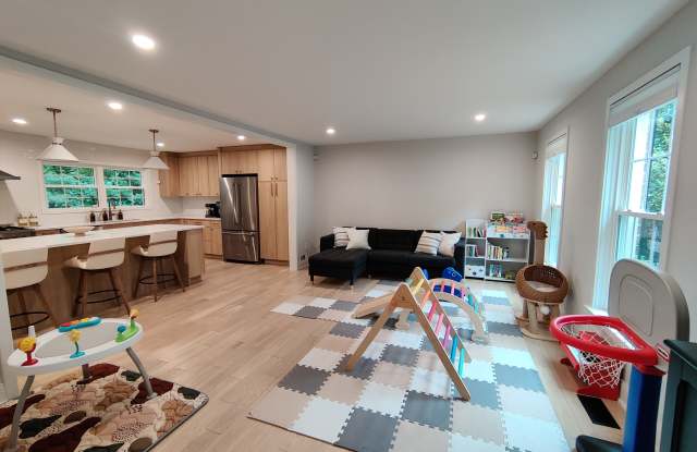 9051 Laurel Hill Court Gallery 3