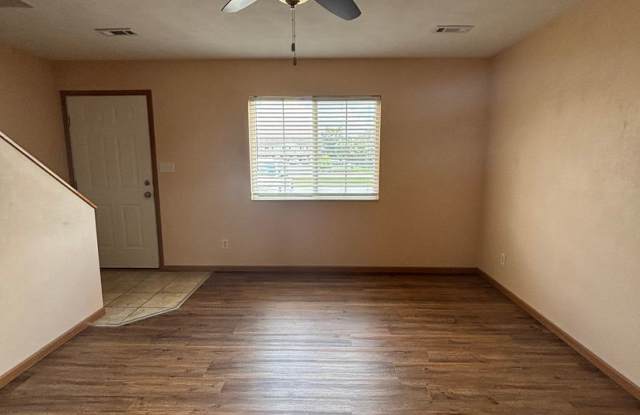 117 Northtowne Gallery 3