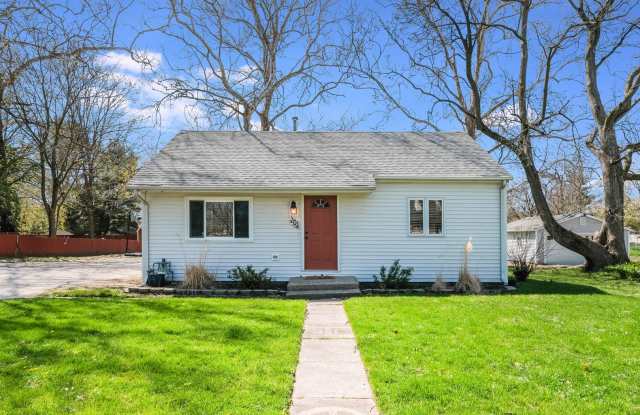 2 Bed, 1 Bath House in Savoy - AVAILABLE May 15th photos photos