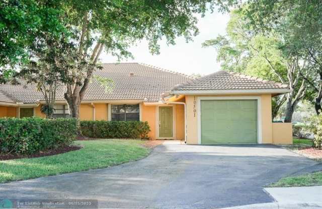10501 NW 43rd St photos photos