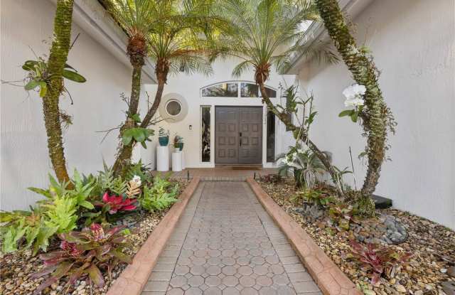 3719 Oak Ridge Circle Gallery 2