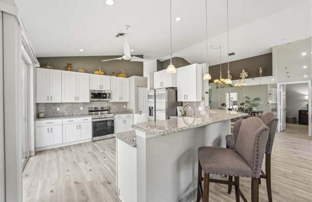3198 SE Carrick Green Court Gallery 4
