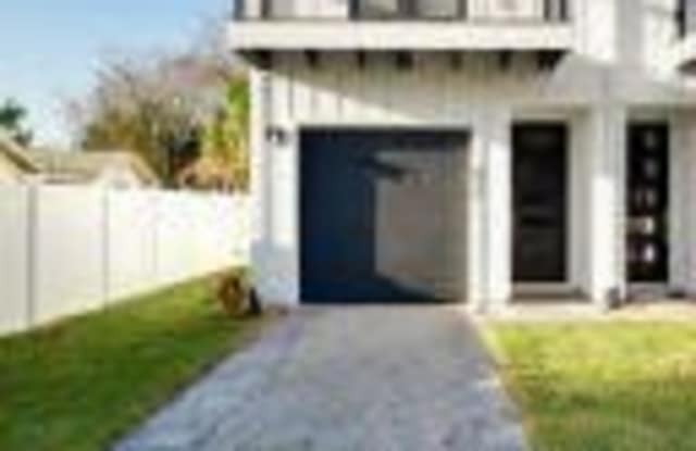 817 7TH Avenue S photos photos