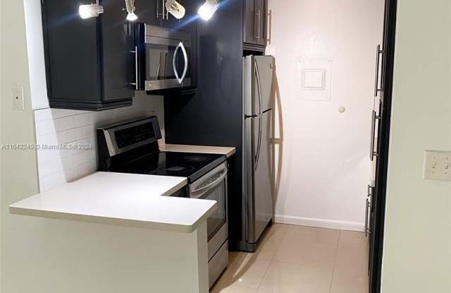 633 S Royal Poinciana Blvd photos photos