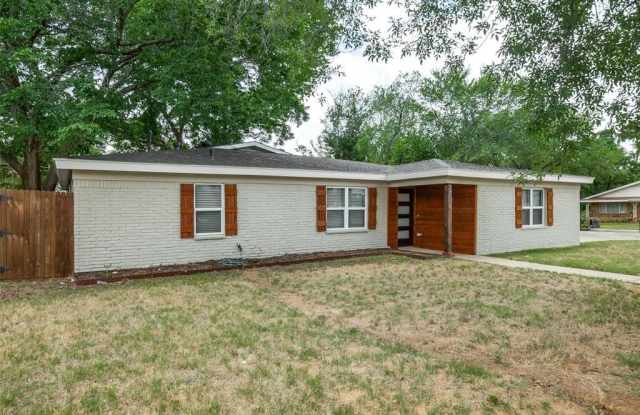 429 Keren Place - 429 Keren Place, Hurst, TX 76053