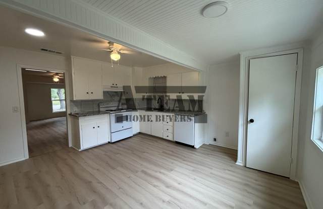 Charming Fully Remodeled 2 Bedroom 1 Bath Athens photos photos