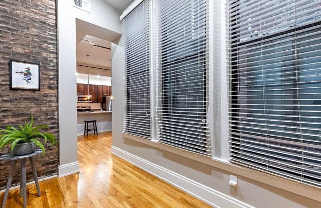 OTR- 1 bed 1 bath condo Gallery 4