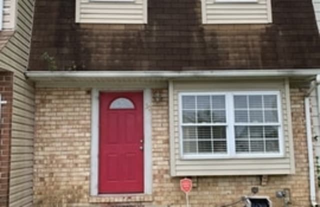 30 King Charles Cir - 30 King Charles Circle, Rossville, MD 21237