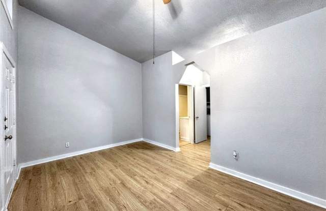 1108 W Mccarty Lane Gallery 4