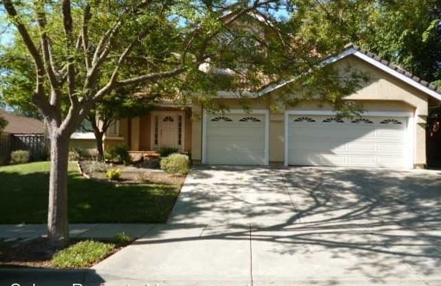 2217 Fox Glen Dr - 2217 Fox Glen Dr, Fairfield, CA 94534