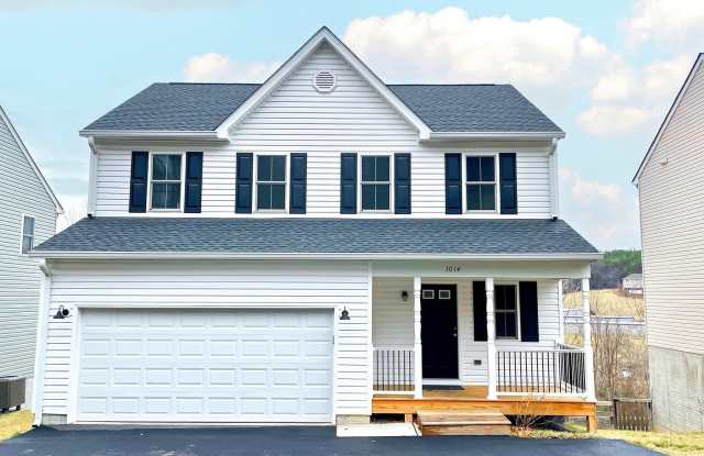 1014 MIDDLEBROOK AVE - 1014 Middlebrook Avenue, Staunton, VA 24401