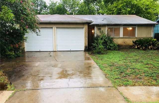 New Gas Stove! Freshly interior painted! - 2502 Dove Springs Drive, Austin, TX 78744