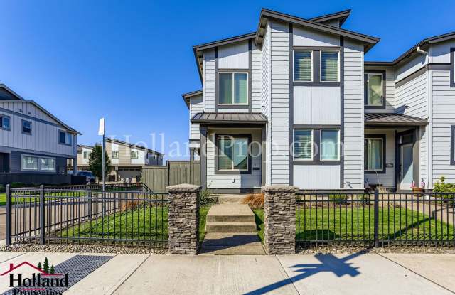 Beautiful 3-Bed Townhouse Near Downtown Hillsboro! photos photos Beautiful 3-Bed Townhouse Near Downtown Hillsboro! photos photos