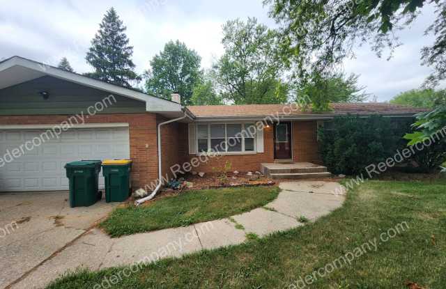 Spacious 3 bedroom 2 bathroom house photos photos