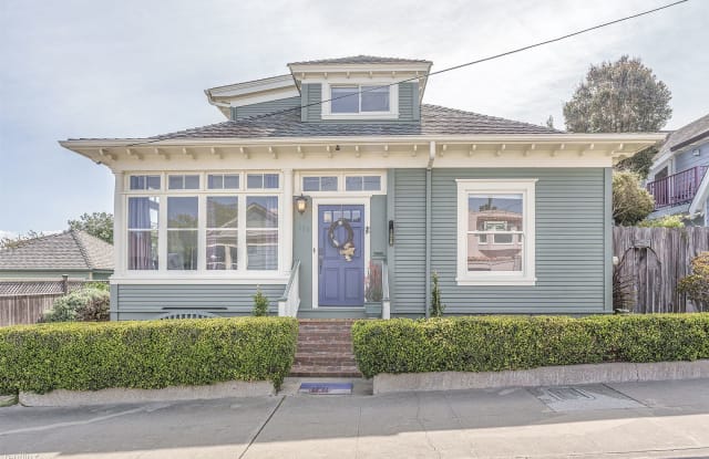 3887 Just Coast'n - 111 3rd Street, Pacific Grove, CA 93950