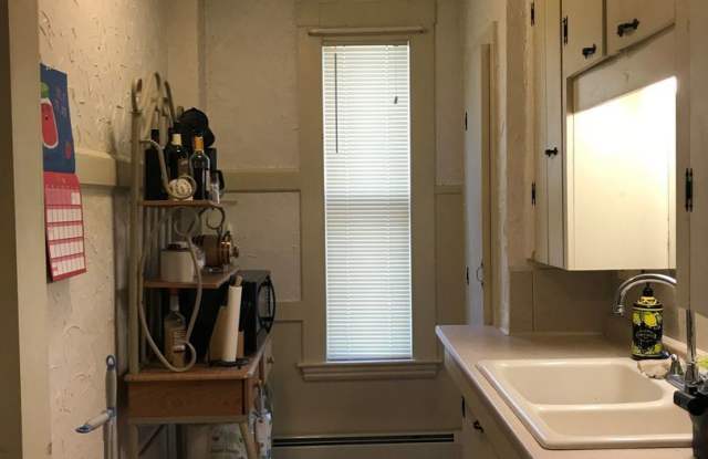 66 Stroudwater St. #1 Gallery 4