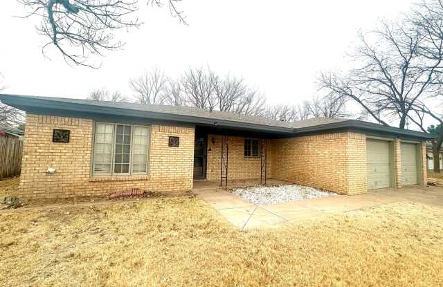 Cute Traditional 3-Bedroom with 2-Car Garage Available! photos photos