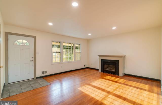 6502 CARRIAGE Drive Gallery 3