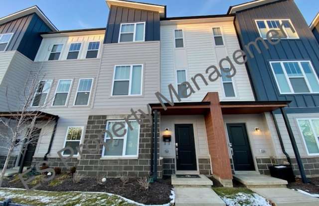 BRAND NEW BEAUTIFUL BUILD!! YOU DON'T WANT TO MISS! photos photos