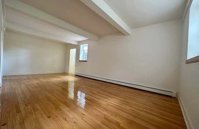 476 Howard Ave Gallery 3