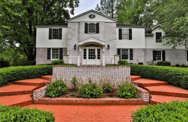 22 Briarcliff - 22 Briarcliff, Ladue, MO 63124