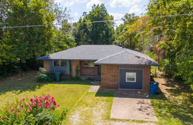 Updated 4-Bedroom Home in Midwest City with Modern Touches photos photos