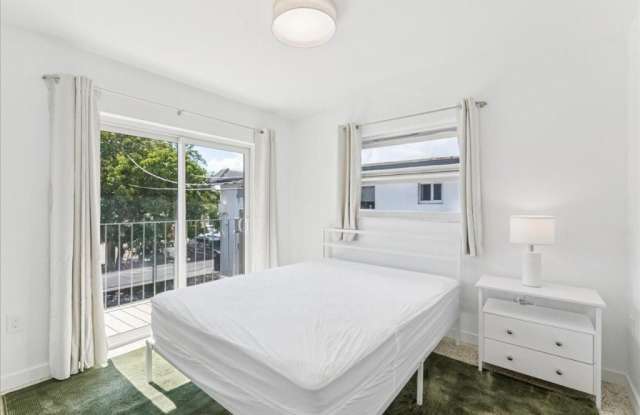 421 SW 9th Street 3 photos photos