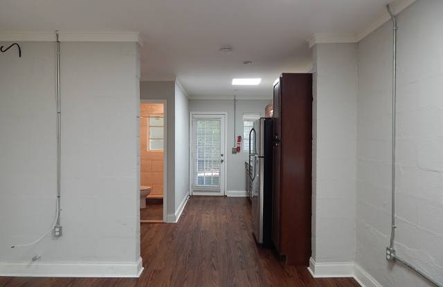 712 Highland Ave NE Apt 4 Gallery 3