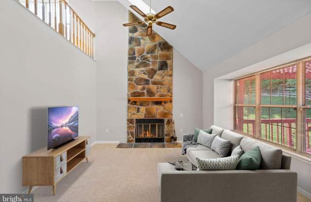 12518 QUARTERHORSE LANE Gallery 2