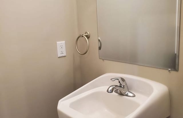 2 Bedroom 1 Bathroom Townhouse Gallery 4