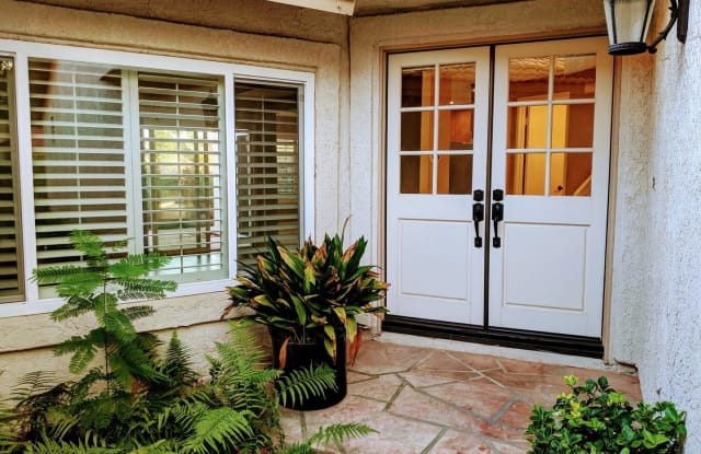 4 Clover Hill Lane - 4 Clover Hill Lane, Laguna Hills, CA 92653