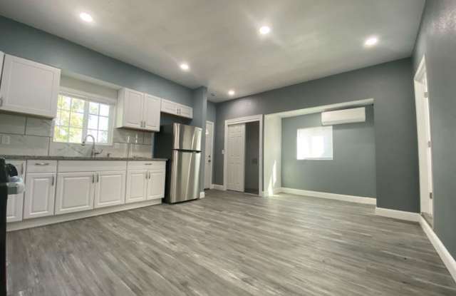 Leasing Special! Remodeled Duplex in Stockton - 925 South Center Street, Stockton, CA 95206