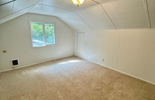 3 bed 1 one bath house with yard photos photos