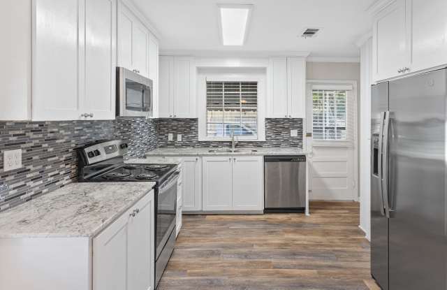 Charming 2-Bedroom Home in the Heart of Port Allen's Garden District photos photos