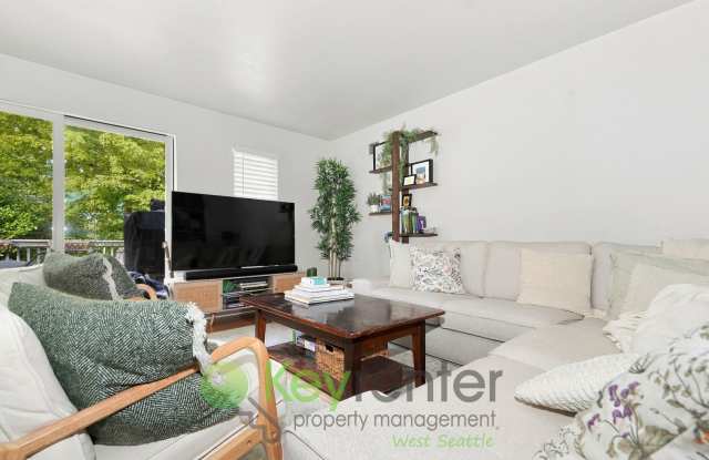 Modern Comfort Meets Outdoor Living in Seattle Gallery 3