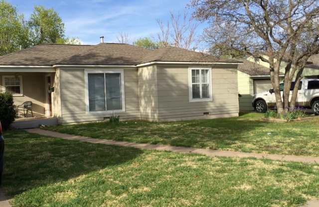 3/1 only minutes from TTU!! - 3302 26th Street, Lubbock, TX 79410