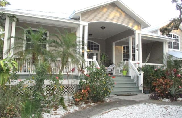 206 LAGOON DRIVE - 206 Lagoon Drive, Palm Harbor, FL 34683