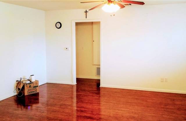 12872 Sungrove Street Gallery 3