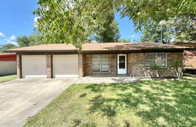 Viewable May 2nd!  Small Pets Accepted! photos photos