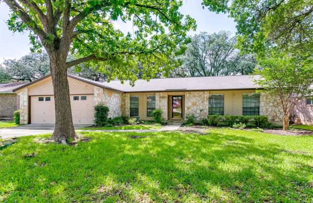 BEAUTIFUL SINGLE STORY HOME IN OAK HOLLOW photos photos