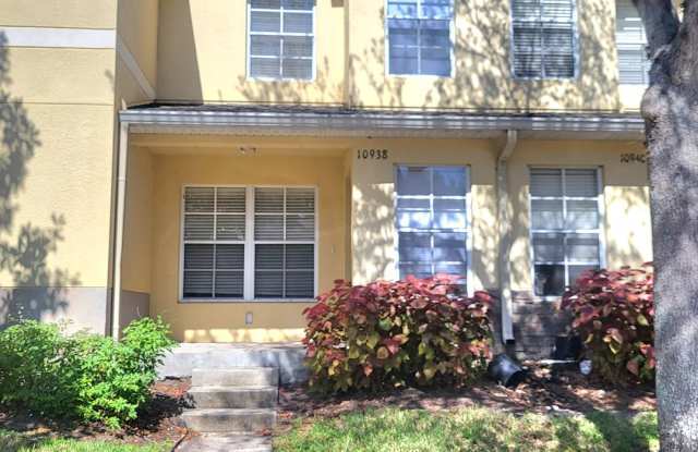 Well laid out 2BDS/2.5BTHS Townhome with Loads of Amenities, Spacious and Sunny with Screened Lanai! photos photos