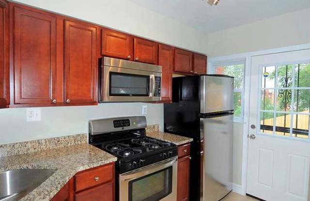 4506 EADS PLACE NE Gallery 2