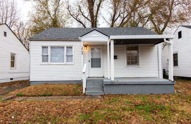 2705 Algonquin Parkway (Parkland/West Louisville) photos photos
