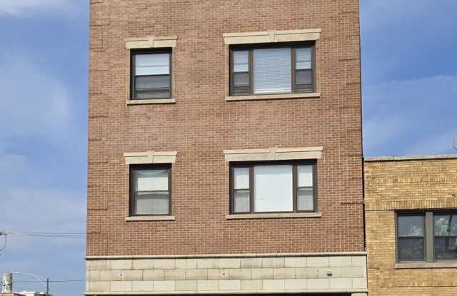 2350 W Grand Avenue - 2350 West Grand Avenue, Chicago, IL 60612 2350 W Grand Avenue - 2350 West Grand Avenue, Chicago, IL 60612