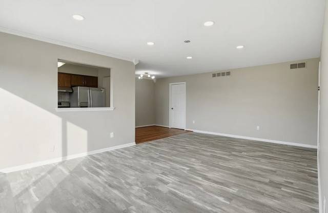 408 Country Club Drive Gallery 1