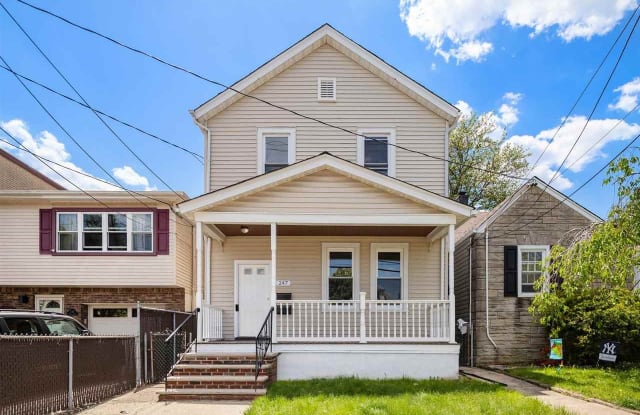 247 CENTRE AVE - 247 Centre Avenue, Secaucus, NJ 07094