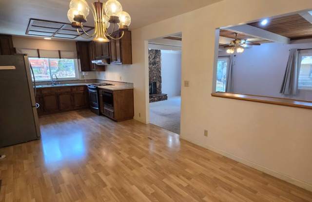 Charming 3-bedroom, 2-bath home in Lake Wild Wood Gallery 4