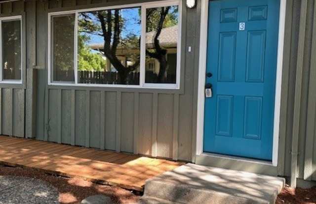 (248) BeVille - Town Home - 2 Bedroom / 1 Bath Gallery 2